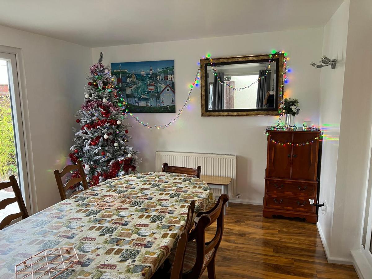 Fantastic Villa Bournemouth - Spa, Parking, Garden Экстерьер фото