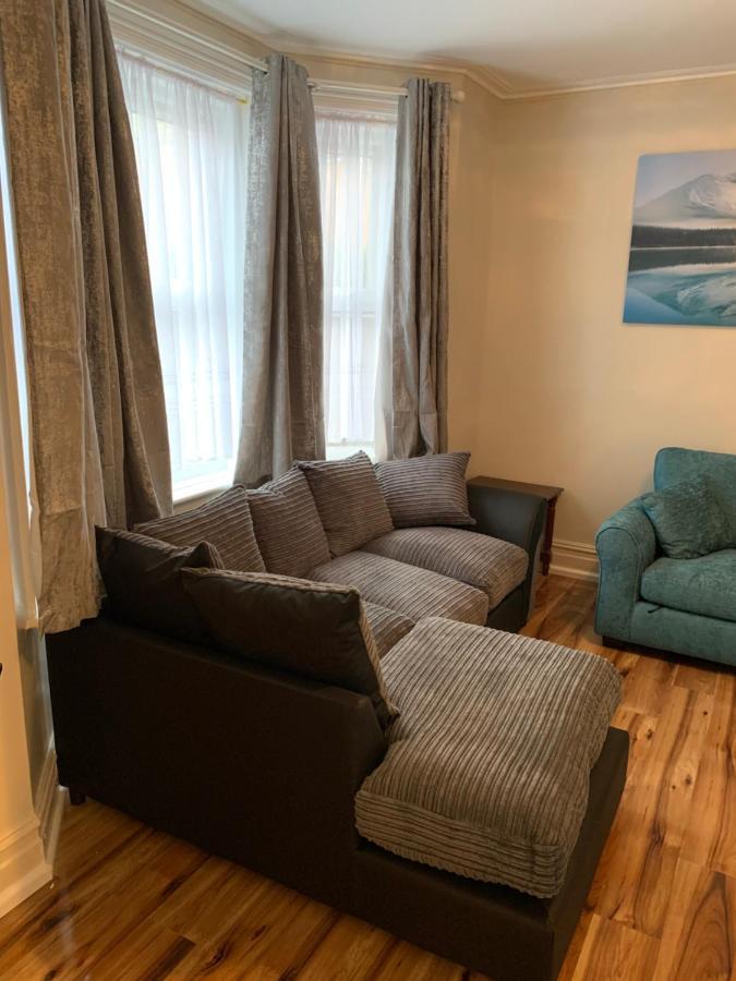 Fantastic Villa Bournemouth - Spa, Parking, Garden Экстерьер фото