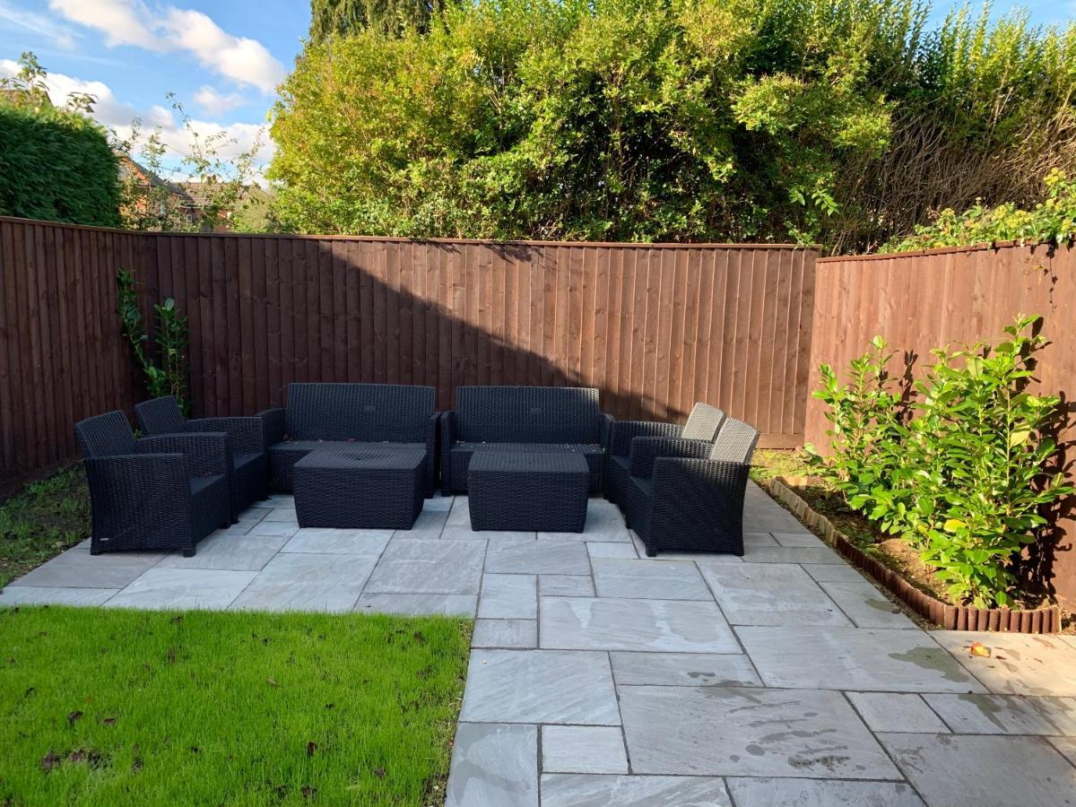 Fantastic Villa Bournemouth - Spa, Parking, Garden Экстерьер фото