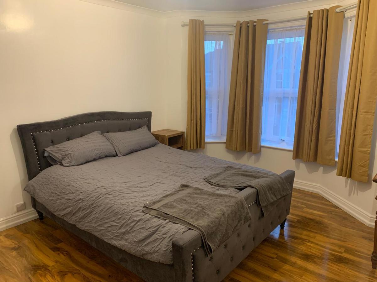 Fantastic Villa Bournemouth - Spa, Parking, Garden Экстерьер фото